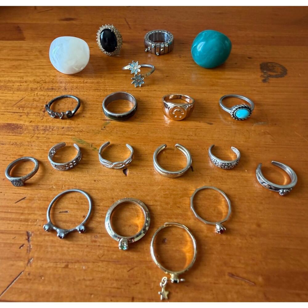 Mixed Fashion Ring Lot 19 Pc Boho Statement Midi Stackable Silver Gold Tone - Picture 13 of 13